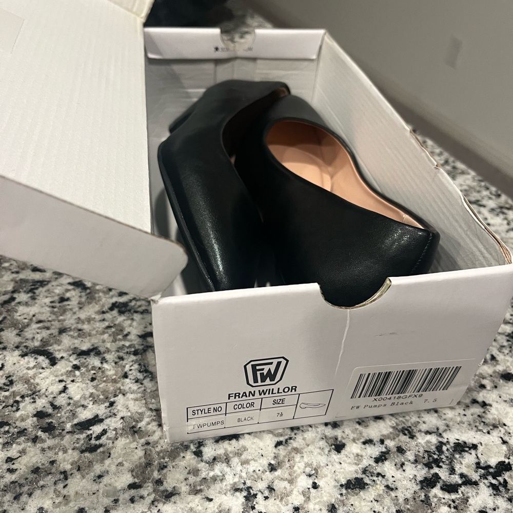 Women Black Pumps